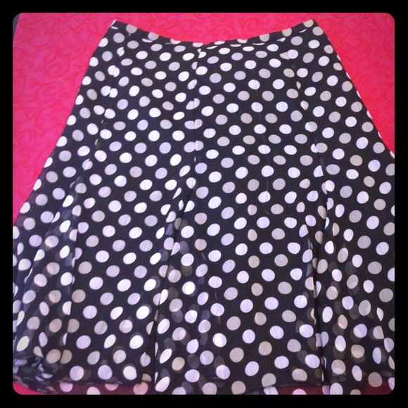 White/tan polka-dot A-line skirt side zip.