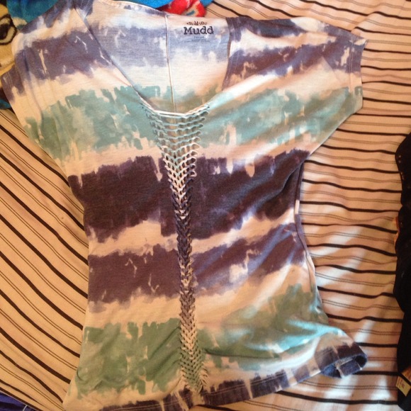 Cuttout shirt