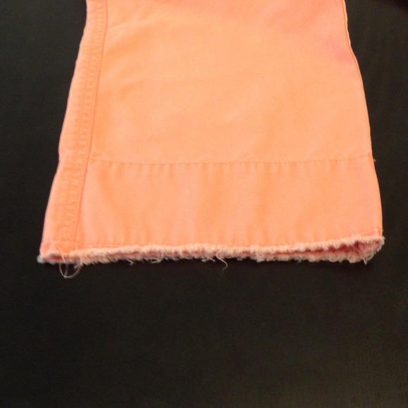 Gap coral cropped frayed end pants. Hello summer! - Picture 2 of 4