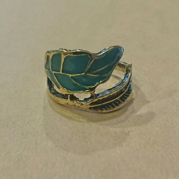 NWOT Electric Blue Bronze Leaf Ring