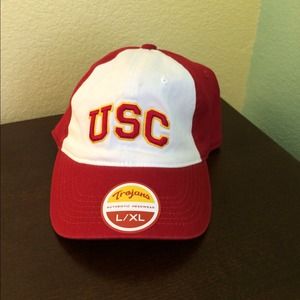 Sold- NWT USC Trojans Fitted Hat Size L/XL