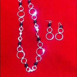 Black & silver circles set
