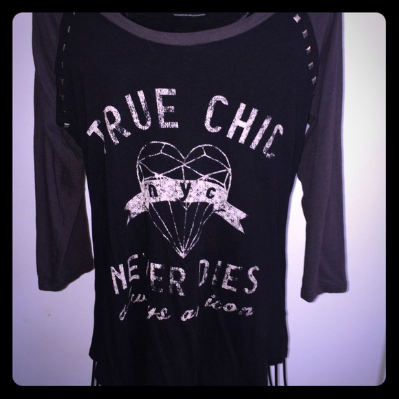 Express baseball style tee.