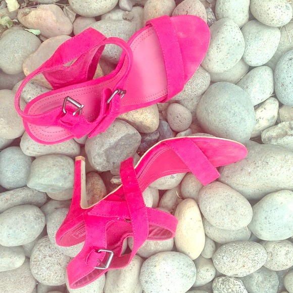 🎉HP Pick!!! 🎉      👠Pink/Red Zara heels