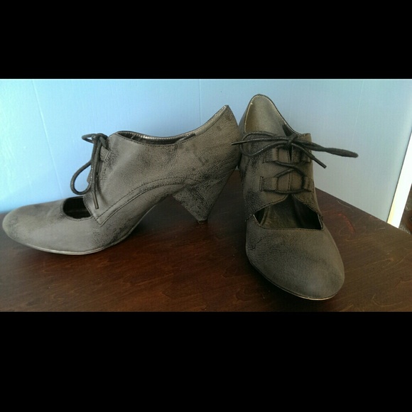Gray suede-like lace-ups