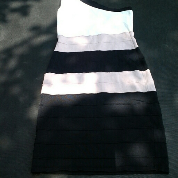 One strap Dress - Picture 2 of 3