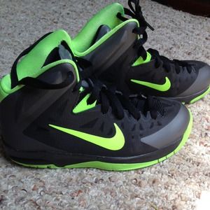 Hyper quickness Gs Nike Shoes