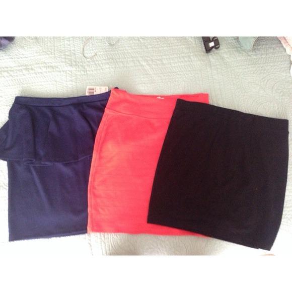 🚫reserved🚫 3 forever 21 pencil skirts!