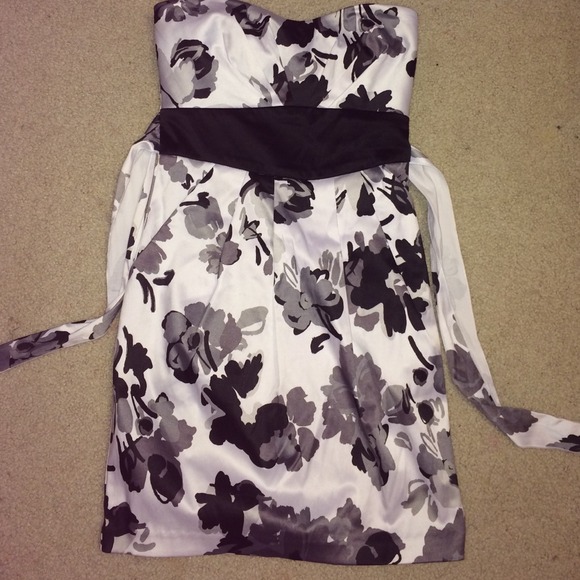 Trixxi Black and white dress