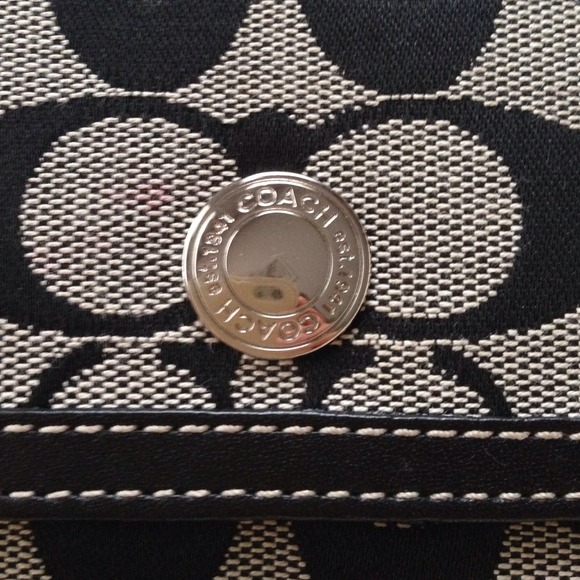 Authentic Coach wallet - Picture 3 of 4