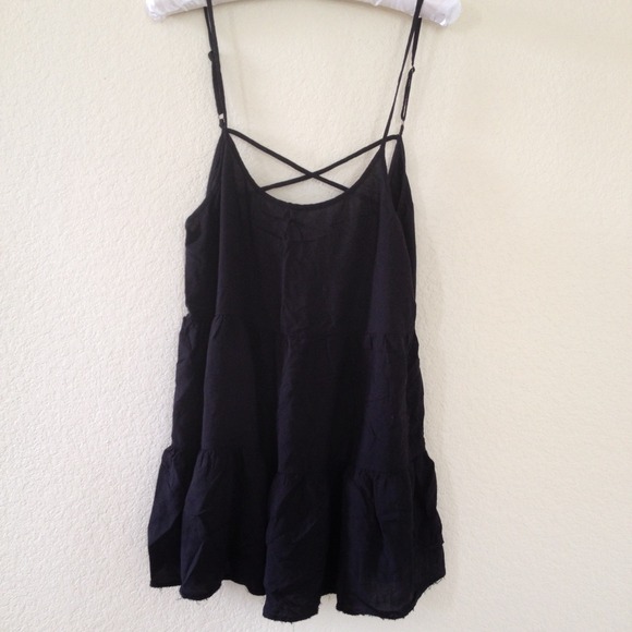 ✨SOLD✨NWOT Jada Like Black Criss Cross Dress - Picture 1 of 2
