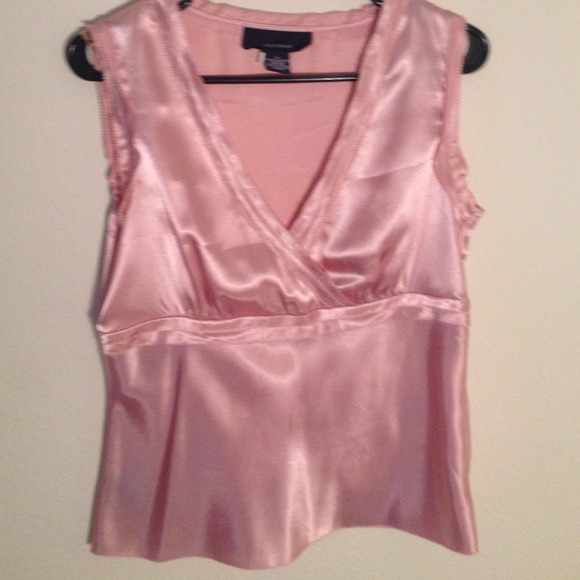 Satin pink V-neck