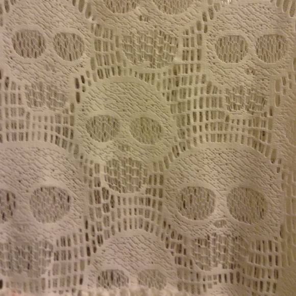 hi low white skull top💀 - Picture 2 of 2