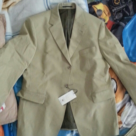 Suit - Picture 2 of 4