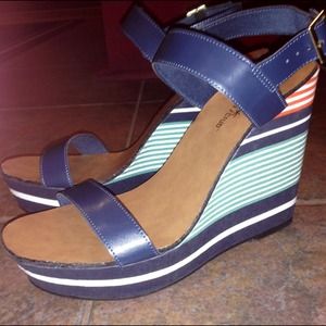 NWOT❗️Nautical wedges