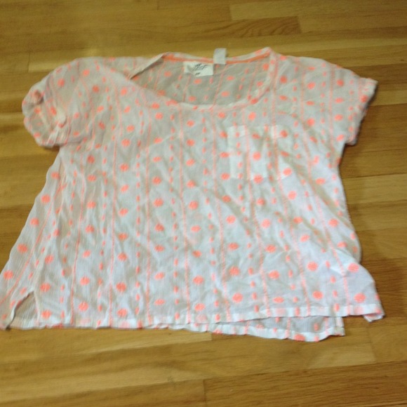 Salmon/white Aztec tee - Picture 1 of 1