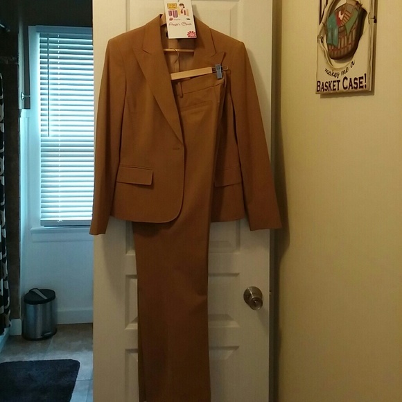 New Lower Price Anne Klein Suit