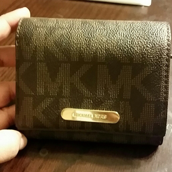 Small Michael Kors Wallet