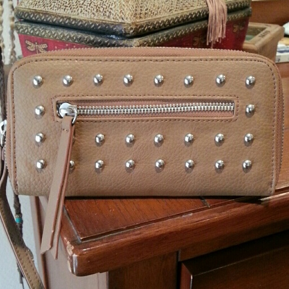 Sold - Picture 2 of 4