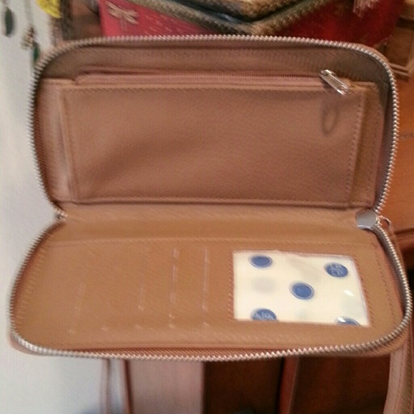 Sold - Picture 4 of 4