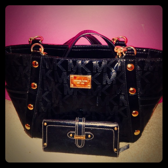 Michael Kors Handbags - 💖authentic michael kors set