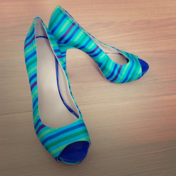 Fabulous Nine West Striped Platform PeepToe Pumps