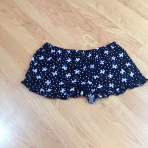 Short and loose bow and polkadot print shorts
