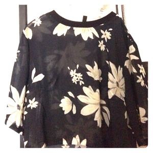 • Floral Top • H&M • BRAND NEW - NEVER WORN • (: