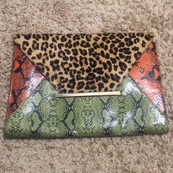 Aldo clutch