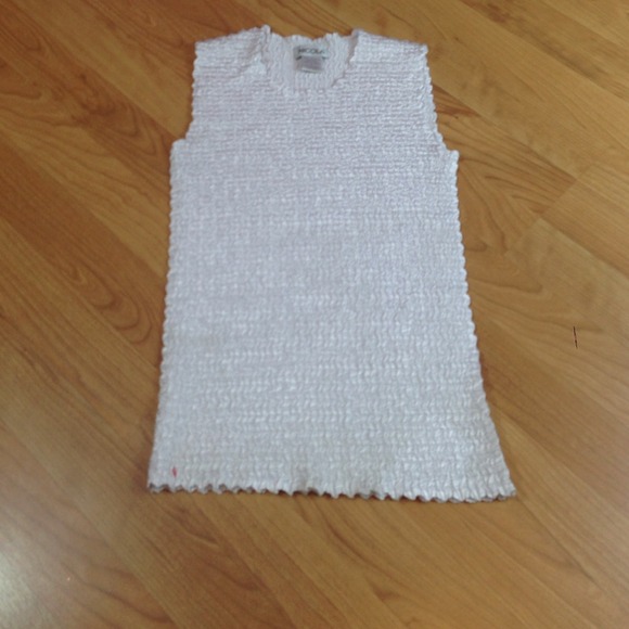 White ruffled tank top