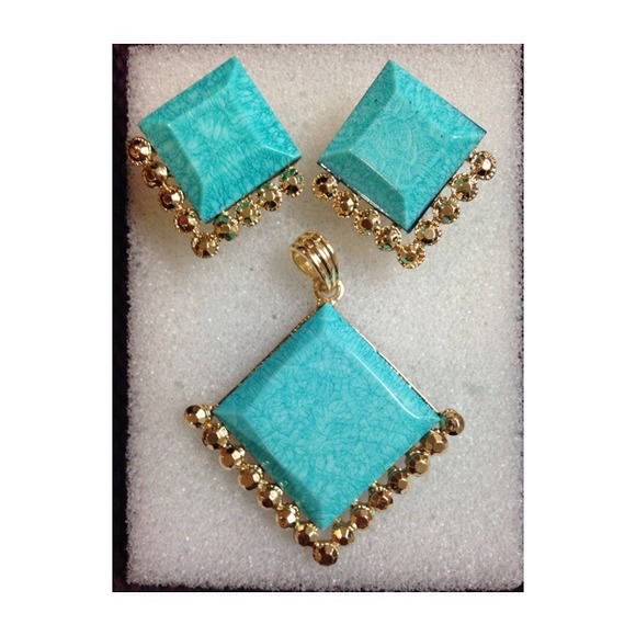 A set of Jewelry