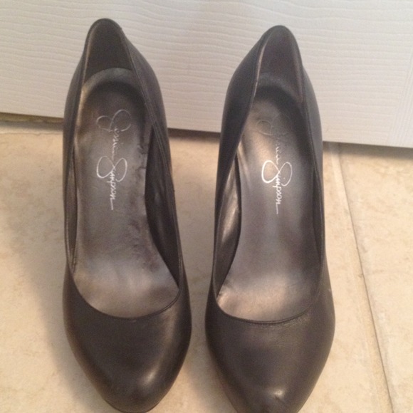 Jessica Simpson Brenda black leather heels