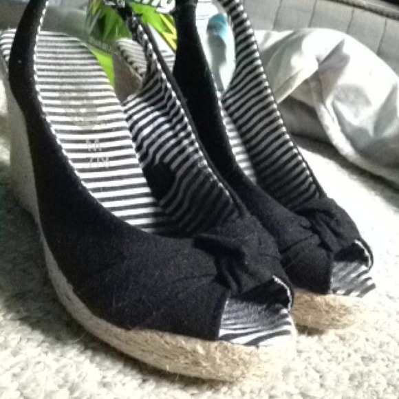 Black and White Wedge shoes