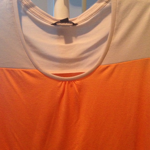 Two colored top - Picture 2 of 2