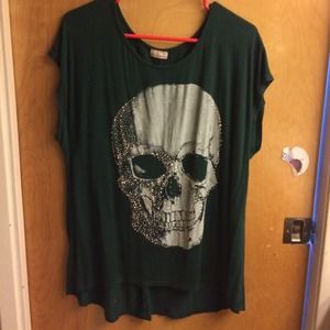 Green skull tee