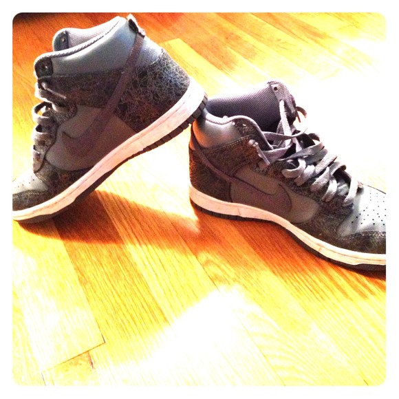 Grey nike hightop sneakers