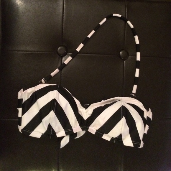 💜 RESERVED FOR ALYSSA 💜 Chevron bandeau swim