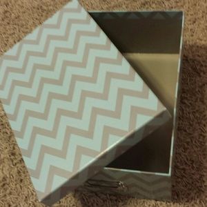 Chevron box