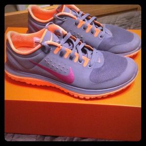 Orange and grey Nike fitsoles