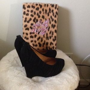 Naughty Monkey Wedge