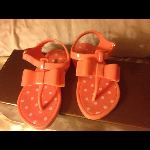 BabyGap peach bowtie toddler sandals - Picture 4 of 4