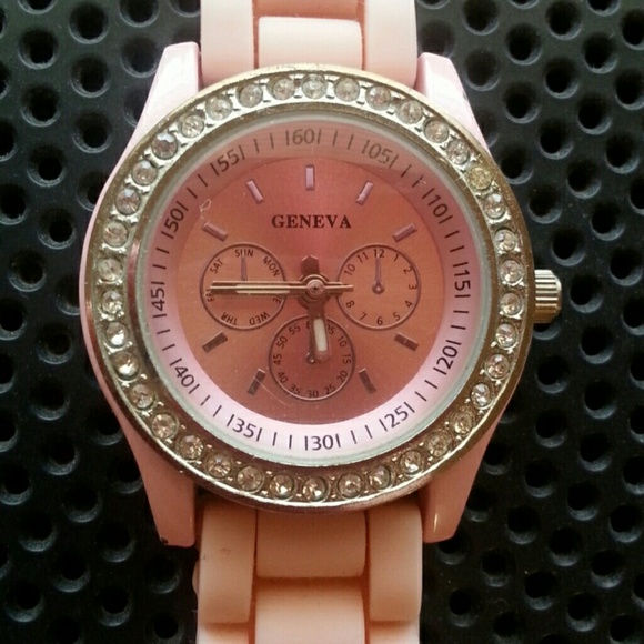 🌻BABY PINK JELLY WATCH - Picture 3 of 4