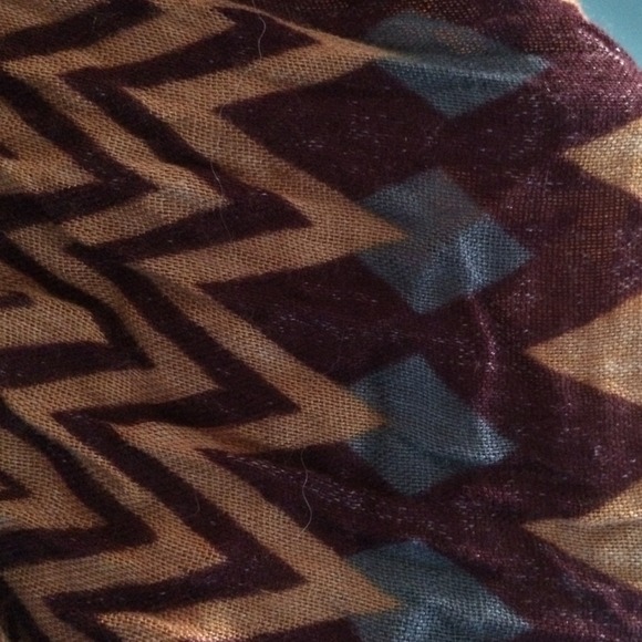Aztec scarf - Picture 2 of 2