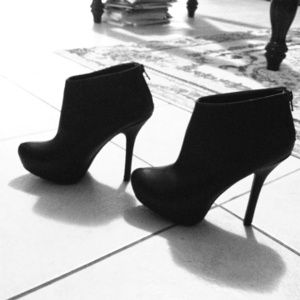 Forever 21 black booties