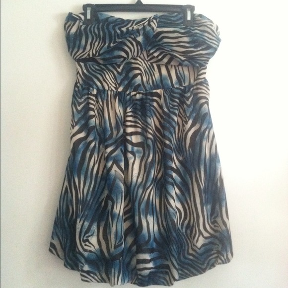 Strapless Charlotte Russe Junior Dress - Picture 1 of 3