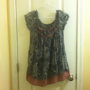 Grey, white, and mauve patterned  babydoll top.