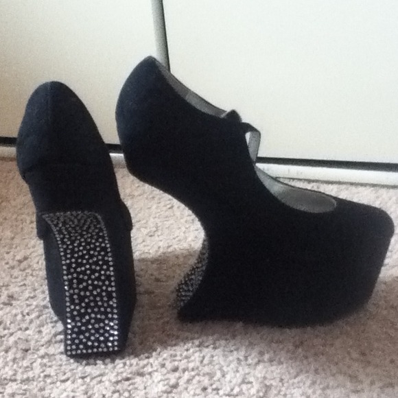 Bertinni Heel Less Wedges