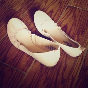 Light Pink American Eagle Flats, Size 6