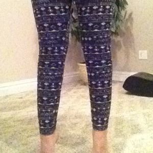 💎Black and beige tribal print legging💎