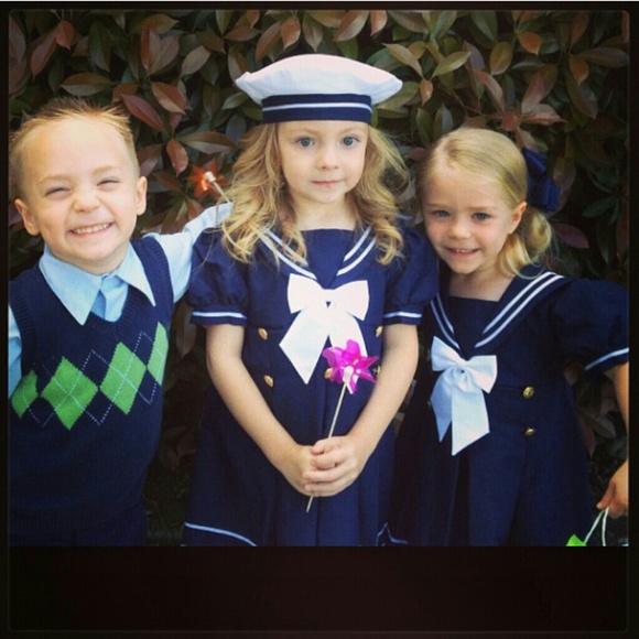 Size 4 girls sailor dress..too cute!